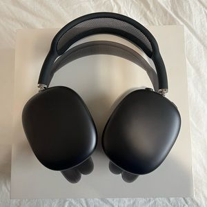 AirPod Max Space Gray